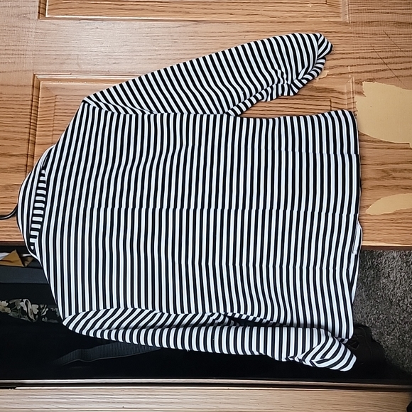 Have size medium blazer - Picture 5 of 5